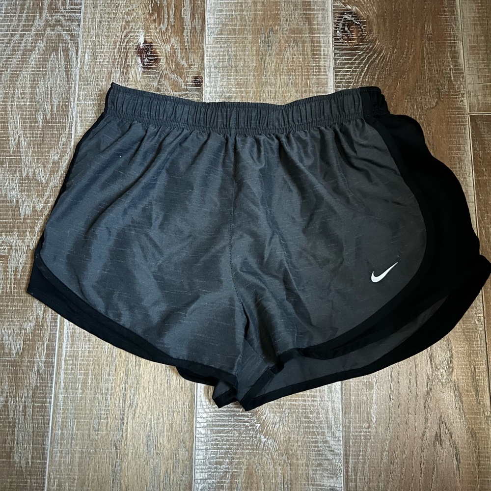 Nike Dri Fit Tempo Running Shorts - L